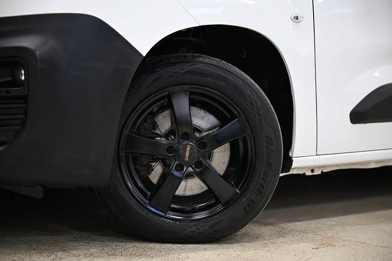 Begagnad Citroën Berlingo 131 HK (96 kW) 2020 Vit Minibuss