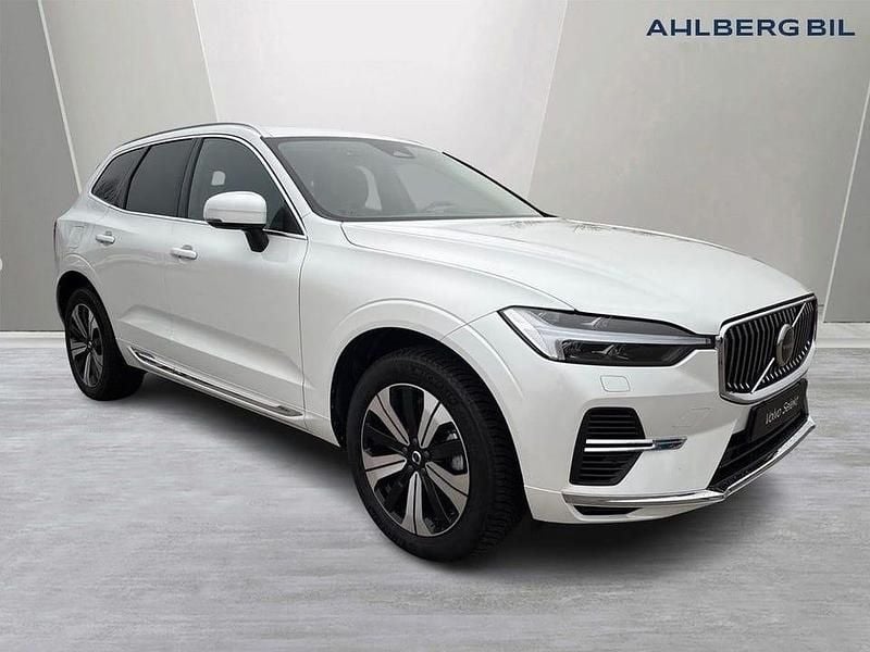 Vit Begagnad 2024 Volvo XC60 Plus SUV | 499 500 kr (Marknadspris) - Bild 1/3