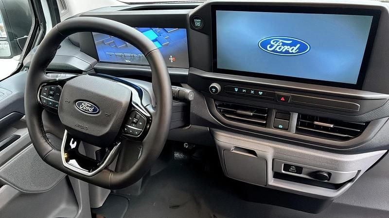Ny Ford Transit Custom Trend 136 HK (100 kW) 2025 Frozen white