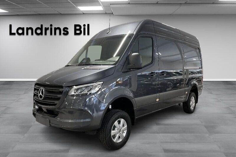 Mörkgrå (tenoritgrå metallic) Ny 2025 Mercedes Sprinter Van | 762 375 kr - Bild 1/4