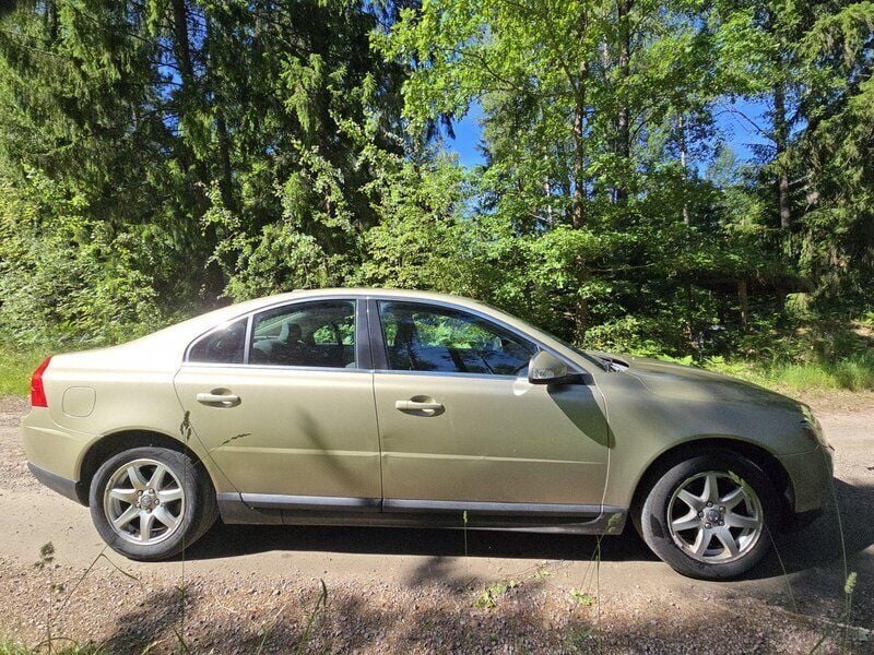 Brun Begagnad 2008 Volvo S80 Kinetic Sedan | 37 000 kr (Bra pris) - Bild 1/4