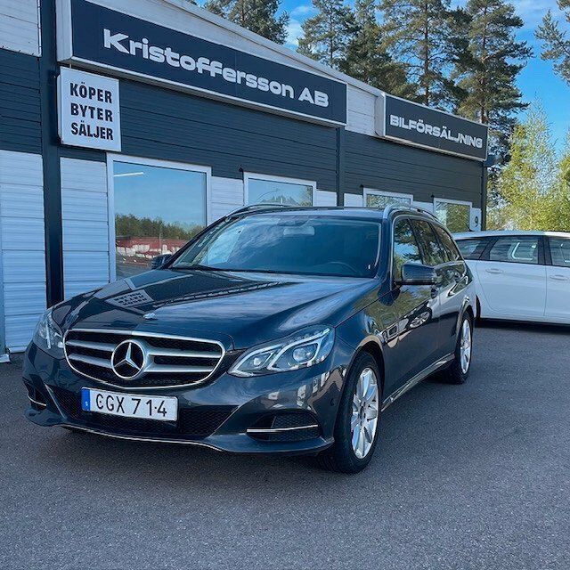 Mörkgrå Begagnad 2014 Mercedes E350 AMG Kombi | 119 000 kr - Bild 1/4