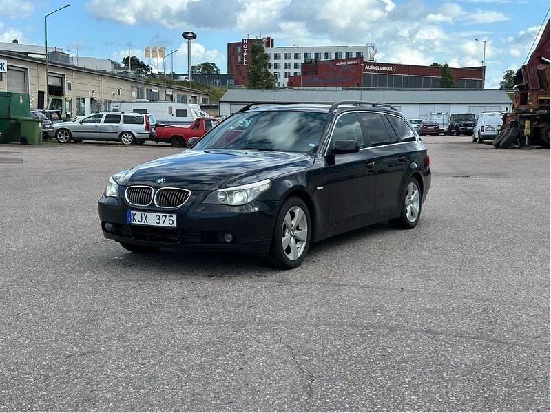 Svart Begagnad 2007 BMW 525 Kombi | 42 000 kr (Superpris) - Bild 1/4