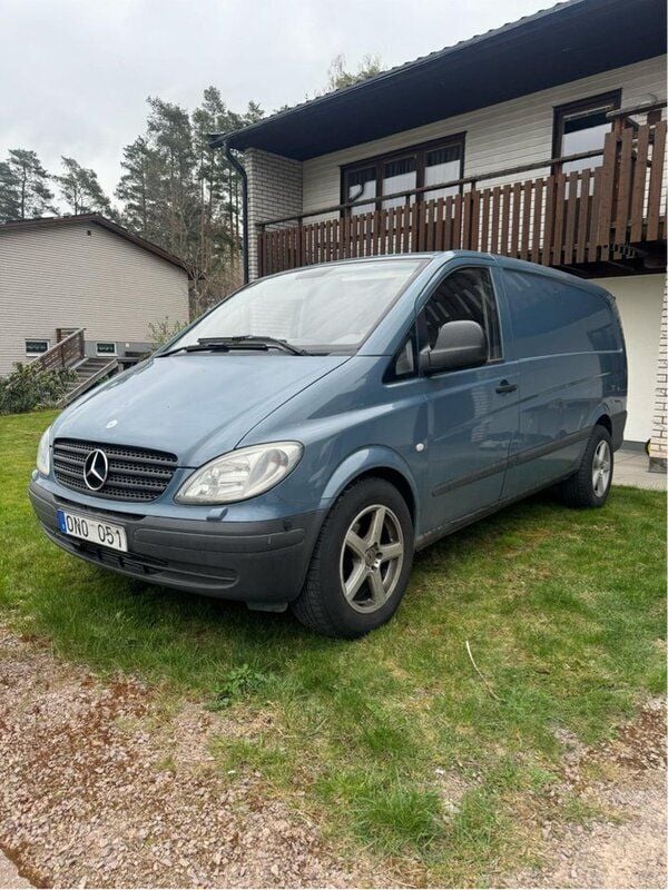 Grå Begagnad 2008 Mercedes Vito Minibuss | 40 000 kr (Superpris) - Bild 1/4