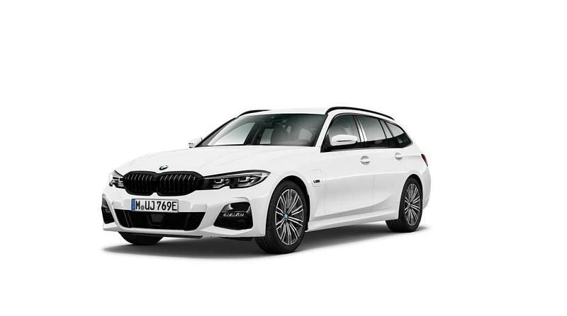 Vit Begagnad 2022 BMW 330e M Sport Kombi | 366 500 kr (Marknadspris) - Bild 1/4