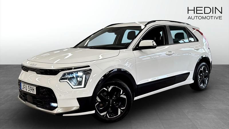 Vit (white) Begagnad 2022 Kia e-Niro SUV | 319 000 kr (Dyr) - Bild 1/4