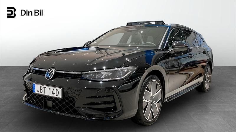 Svart Ny 2026 VW Passat Kombi | 564 600 kr (Marknadspris) - Bild 1/4