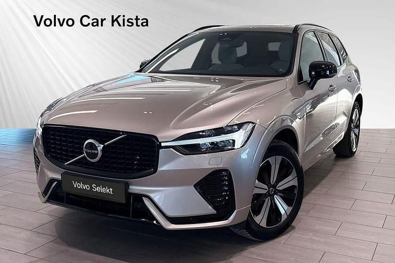 Begagnad Volvo XC60 Plus 355 HK (261 kW) 2022 Grå SUV