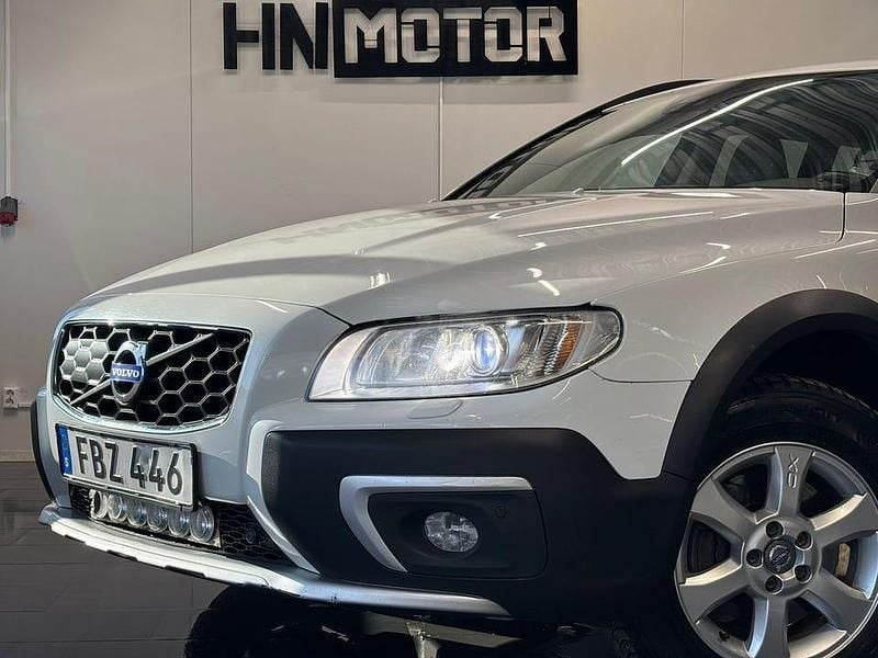 Begagnad Volvo XC70 Summum 181 HK (133 kW) 2015 Vit Kombi