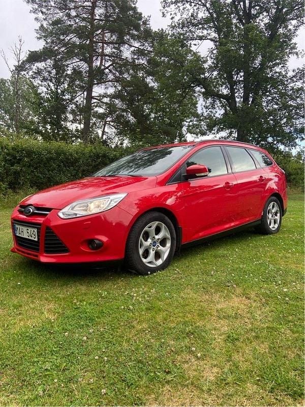Röd Begagnad 2012 Ford Focus Trend Kombi | 34 000 kr (Bra pris) - Bild 1/4