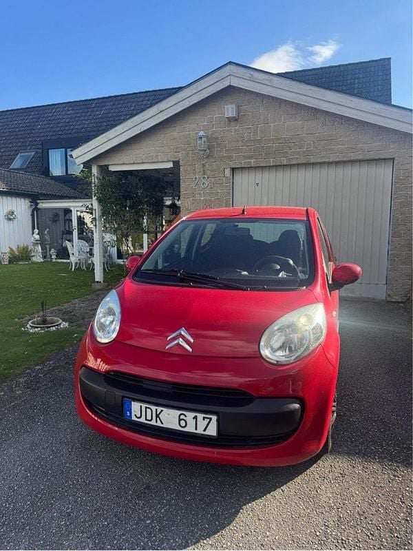 Röd Begagnad 2009 Citroën C1 Halvkombi | 28 990 kr (Marknadspris) - Bild 1/4