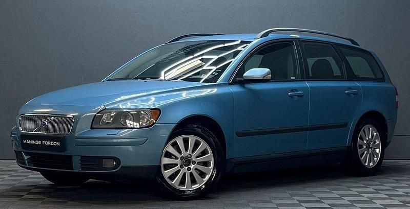 Blå Begagnad 2005 Volvo V50 Kombi | 29 900 kr (Marknadspris) - Bild 1/4