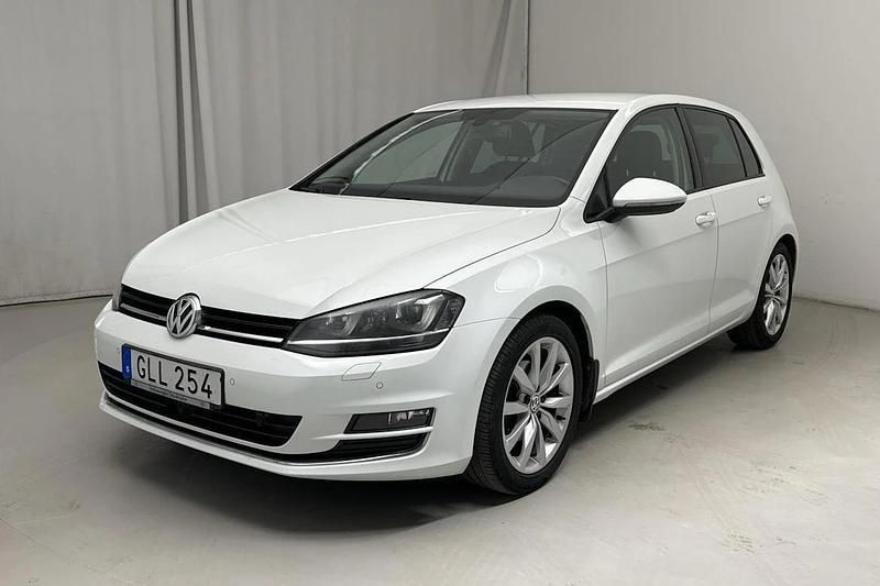 Vit Begagnad 2013 VW Golf VII GT Halvkombi | 124 999 kr (Marknadspris) - Bild 1/4