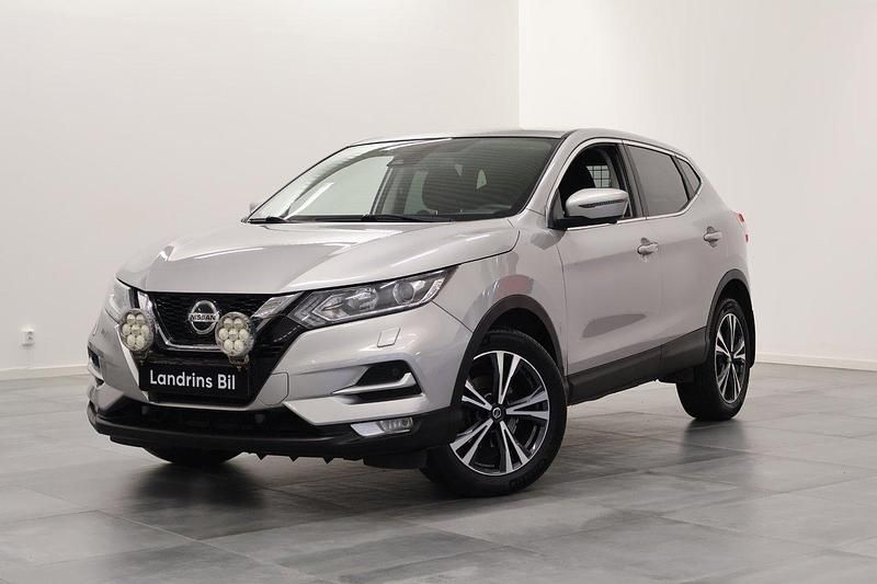 Silver Begagnad 2020 Nissan Qashqai N-Connecta SUV | 139 000 kr (Marknadspris) - Bild 1/4