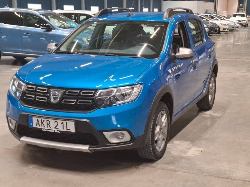 Ljusblå Begagnad 2019 Dacia Sandero Stepway Halvkombi | 124 900 kr (Lite dyr) - Bild 1/4
