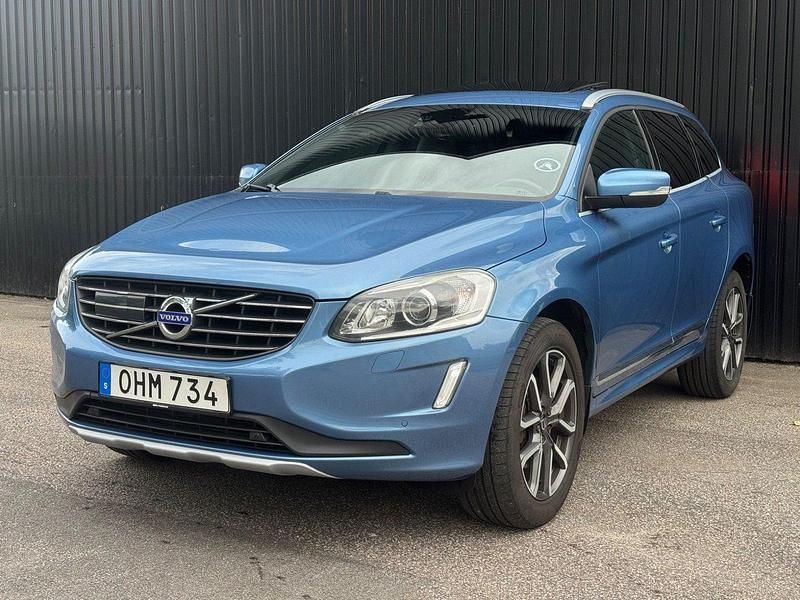 Blå Begagnad 2016 Volvo XC60 Standard SUV | 179 700 kr (Dyr) - Bild 1/4