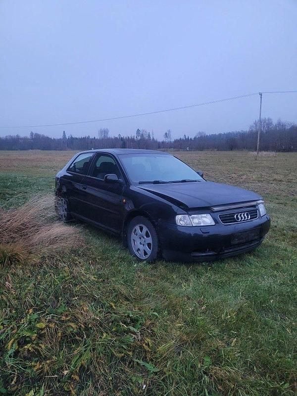Begagnad 1999 Audi A3 Halvkombi | 2 500 kr (Superpris) - Bild 1/4