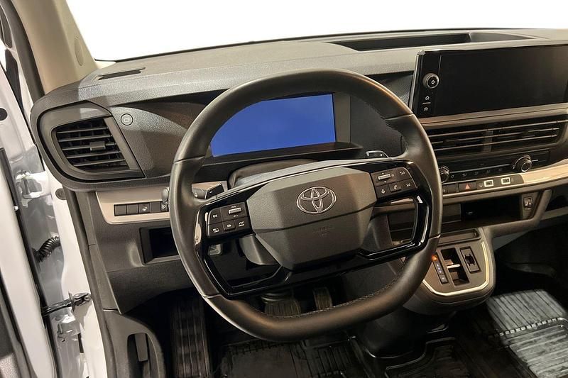 Begagnad Toyota Proace Comfort 146 HK (107 kW) 2025 Vit Minibuss