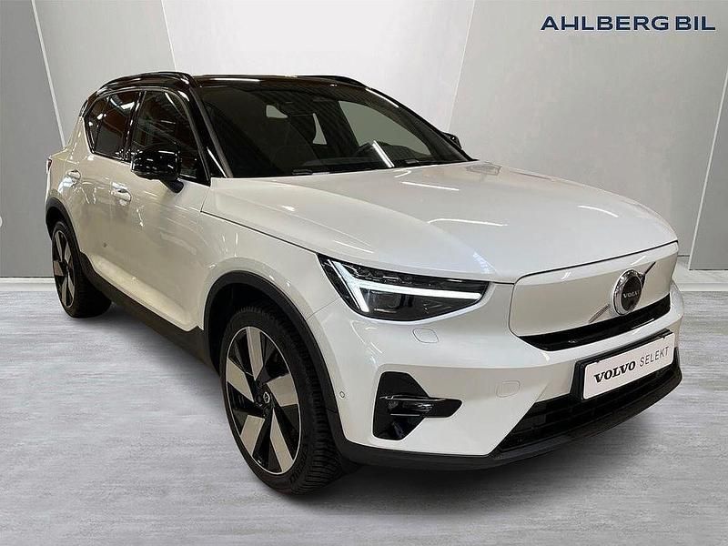 Vit Begagnad 2023 Volvo XC40 Ultimate SUV | 489 500 kr (Dyr) - Bild 1/4
