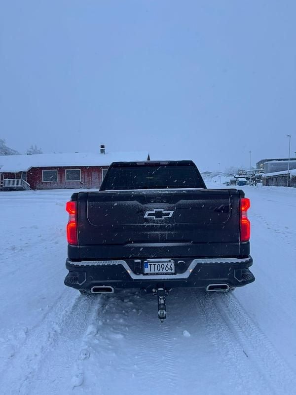 Begagnad 2023 Chevrolet Silverado Sedan | 850 000 kr - Bild 1/4