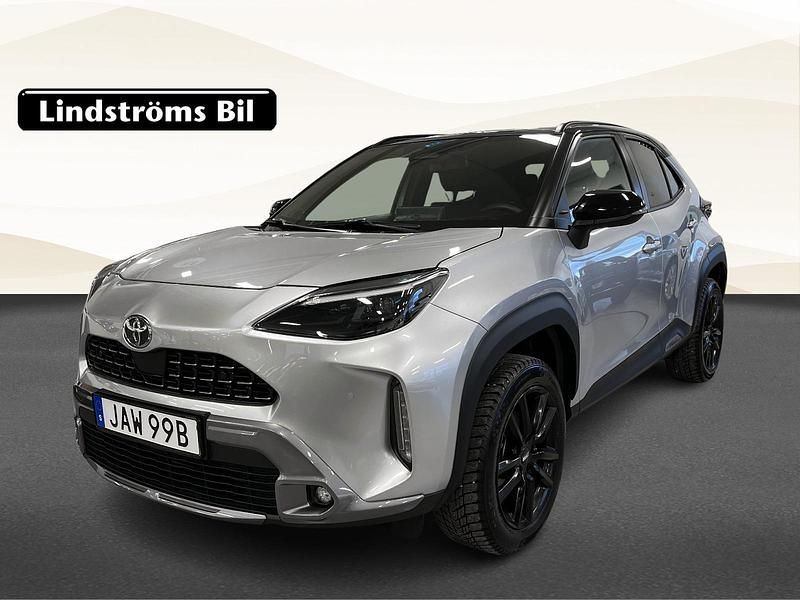 Silver Begagnad 2024 Toyota Yaris Hybrid Edition | 369 000 kr (Lite dyr) - Bild 1/2