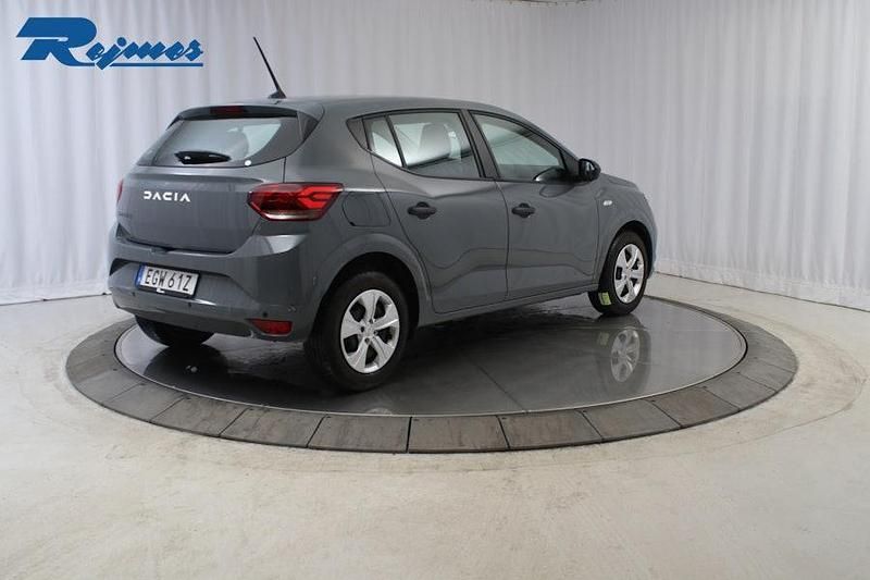 Begagnad Dacia Sandero Essentiel 91 HK (66 kW) 2024 Grå Halvkombi