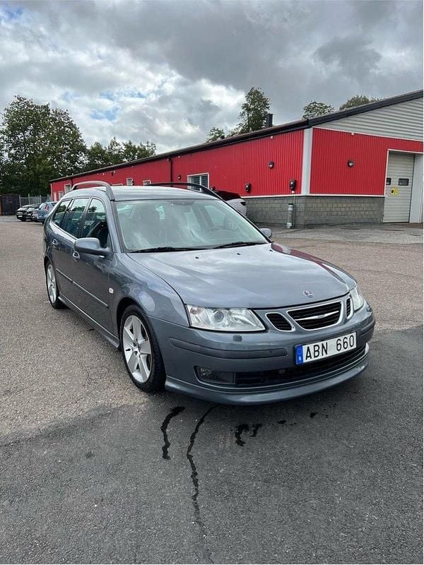 Grå Begagnad 2007 Saab 9-3 Aero Kombi | 54 995 kr (Lite dyr) - Bild 1/4