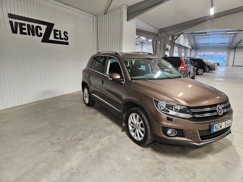 Begagnad VW Tiguan Sport 161 HK (118 kW) 2012 Brun SUV