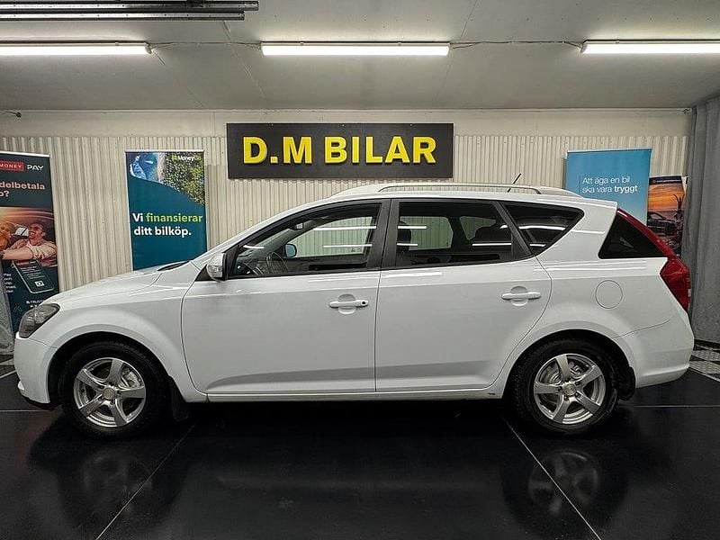 Begagnad Kia Ceed Sportswagon 128 HK (94 kW) 2011 Vit Kombi