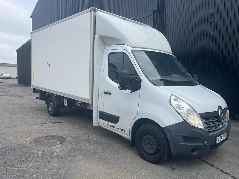 Vit Begagnad 2015 Renault Master Van | 64 900 kr - Bild 1/4
