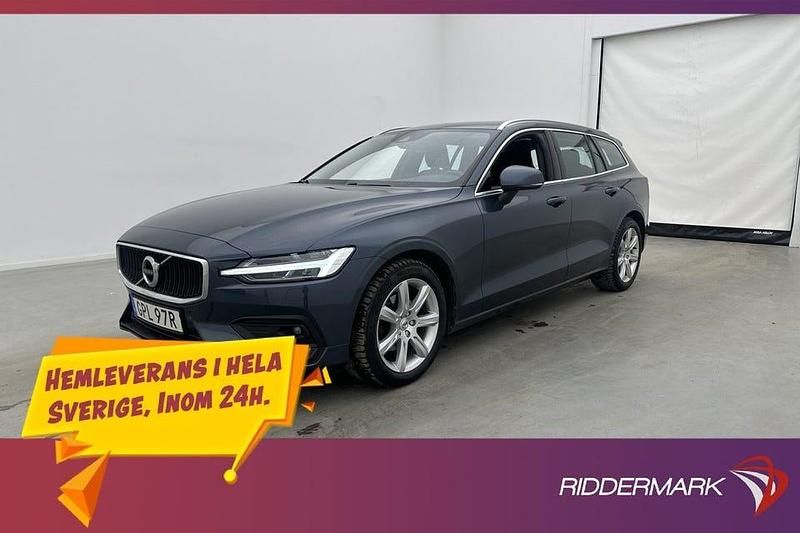 Begagnad Volvo V60 Momentum 197 HK (144 kW) 2020 Mörkblå Kombi