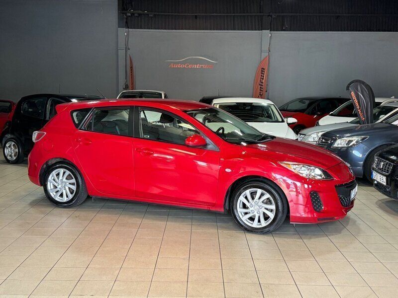 Röd Begagnad 2011 Mazda 3 Inclusive Halvkombi | 59 900 kr (Marknadspris) - Bild 1/4