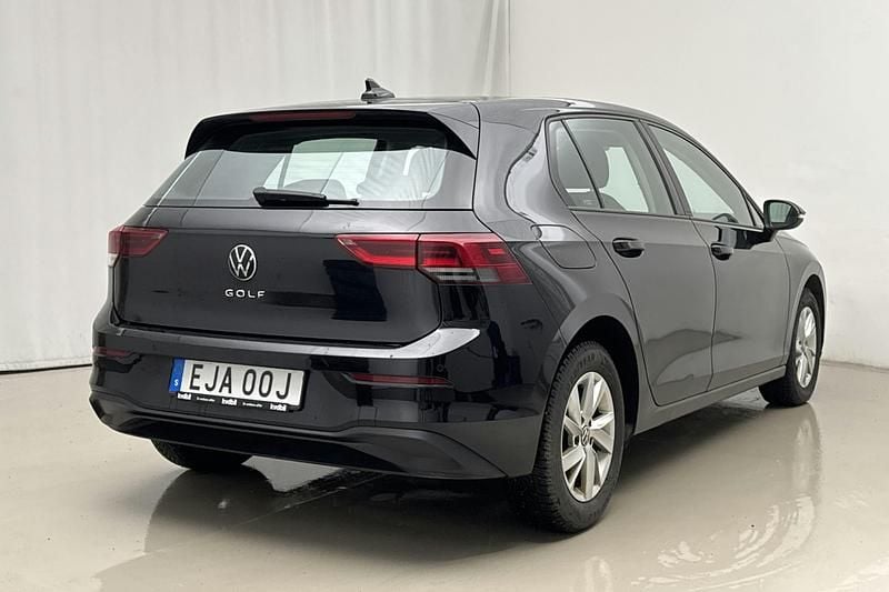Begagnad VW Golf VIII 110 HK (80 kW) 2023 Svart