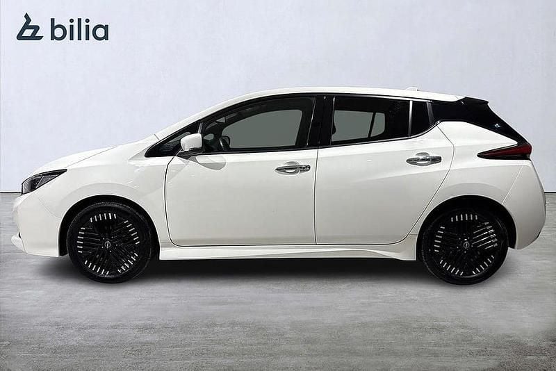 Begagnad Nissan Leaf 360º 111 kW (151 HK) 2023 Vit Halvkombi