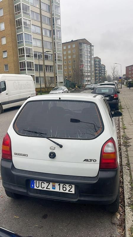 Begagnad 2003 Suzuki Alto Halvkombi | 13 000 kr - Bild 1/4
