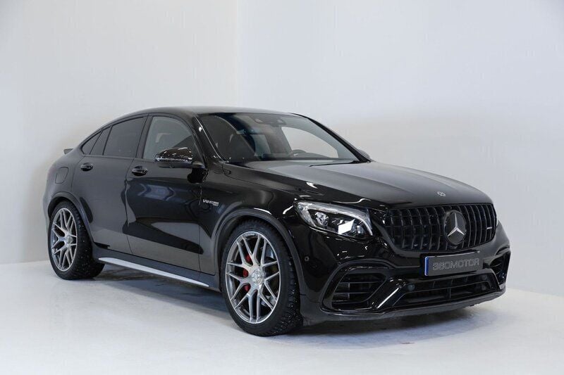 Svart Begagnad 2018 Mercedes GLC63 AMG AMG Sportkupé | 719 900 kr (Marknadspris) - Bild 1/4