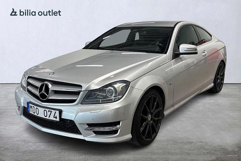 Silver Begagnad 2011 Mercedes C180 AMG Sportkupé | 149 000 kr (Marknadspris) - Bild 1/4