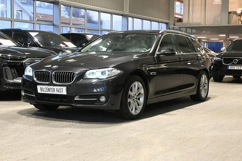 Grå Begagnad 2015 BMW 520 M Sport Kombi | 139 000 kr (Marknadspris) - Bild 1/4