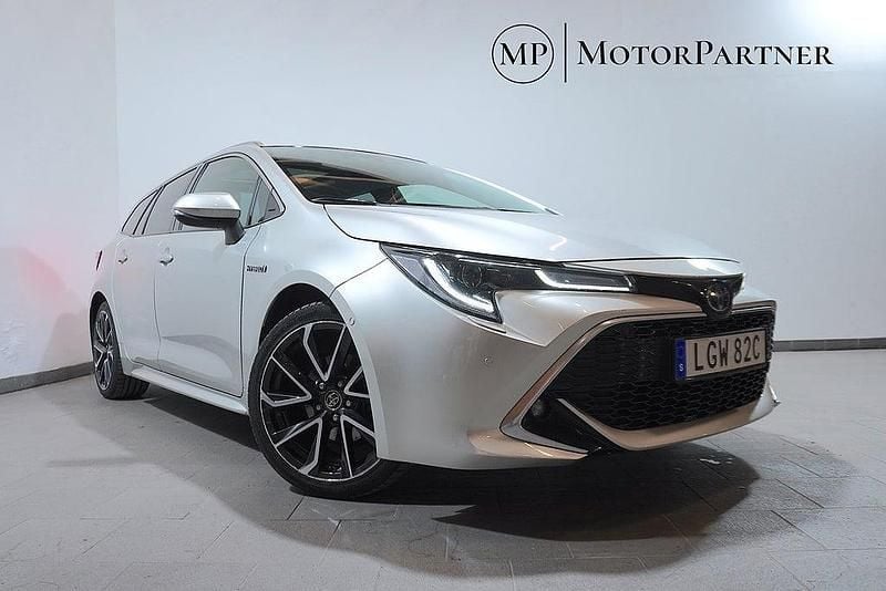 Silver Begagnad 2019 Toyota Corolla Executive Kombi | 234 900 kr (Marknadspris) - Bild 1/4