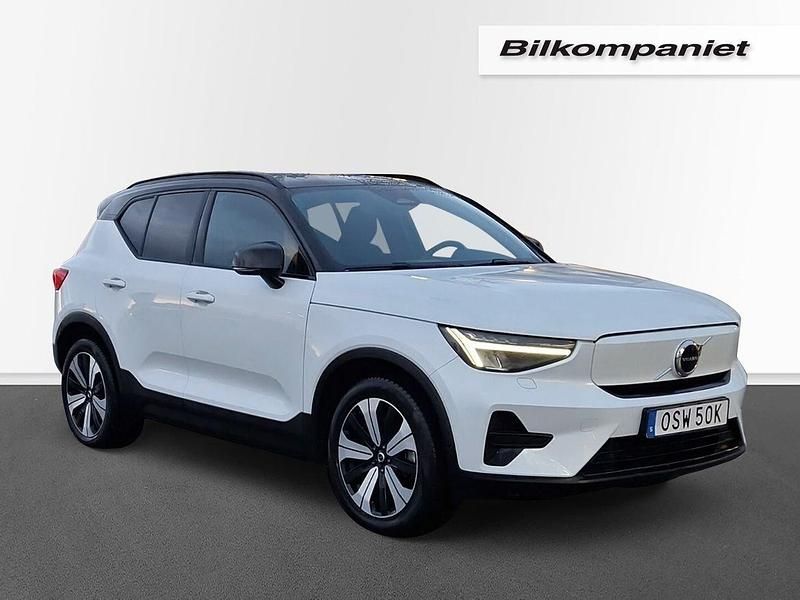 Begagnad Volvo XC40 Core 175 kW (238 HK) 2023 Vit SUV