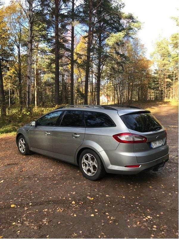Grå Begagnad 2011 Ford Mondeo Trend Kombi | 41 000 kr (Marknadspris) - Bild 1/4