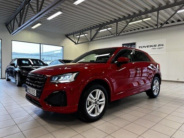 B1b1 Begagnad 2024 Audi Q2 Advanced Plus SUV | 339 000 kr (Dyr) - Bild 1/4