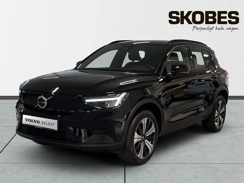 Begagnad Volvo XC40 Core 175 kW (238 HK) 2023 Svart SUV