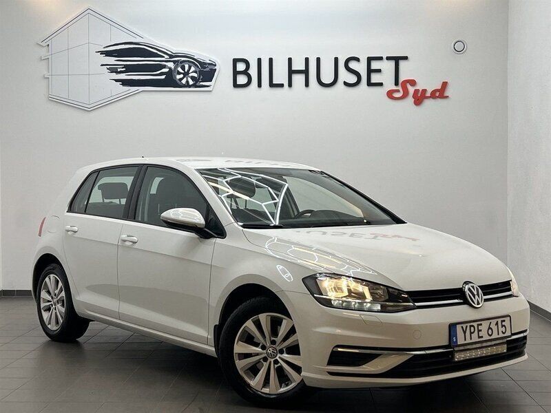 Vit Begagnad 2017 VW Golf VII Halvkombi | 138 500 kr (Marknadspris) - Bild 1/4