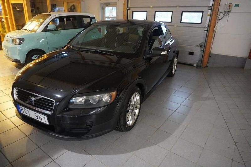 Svart Begagnad 2007 Volvo C30 Kinetic Halvkombi | 38 000 kr (Marknadspris) - Bild 1/4