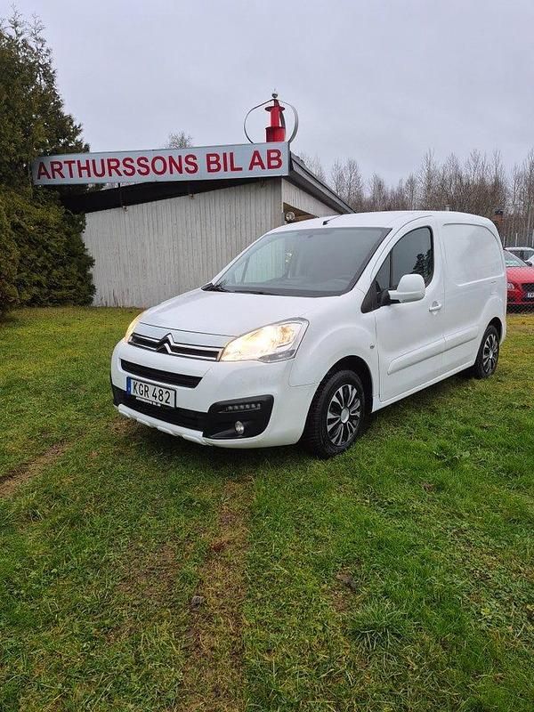 Vit Begagnad 2015 Citroën Berlingo Van | 52 000 kr (Bra pris) - Bild 1/4