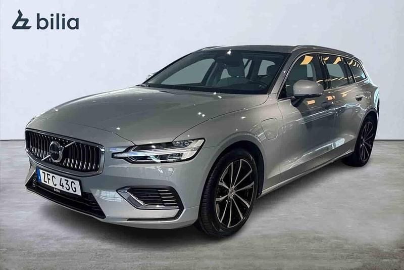 Grå Begagnad 2024 Volvo V60 Kombi | 479 900 kr (Dyr) - Bild 1/1