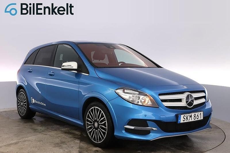 Begagnad Mercedes B250e 131 kW (179 HK) 2015 Blå Minibuss