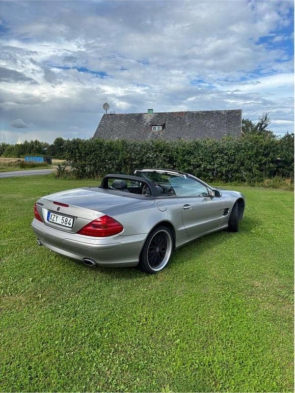 Grå Begagnad 2003 Mercedes SL500 Cab | 169 000 kr (Dyr) - Bild 1/4