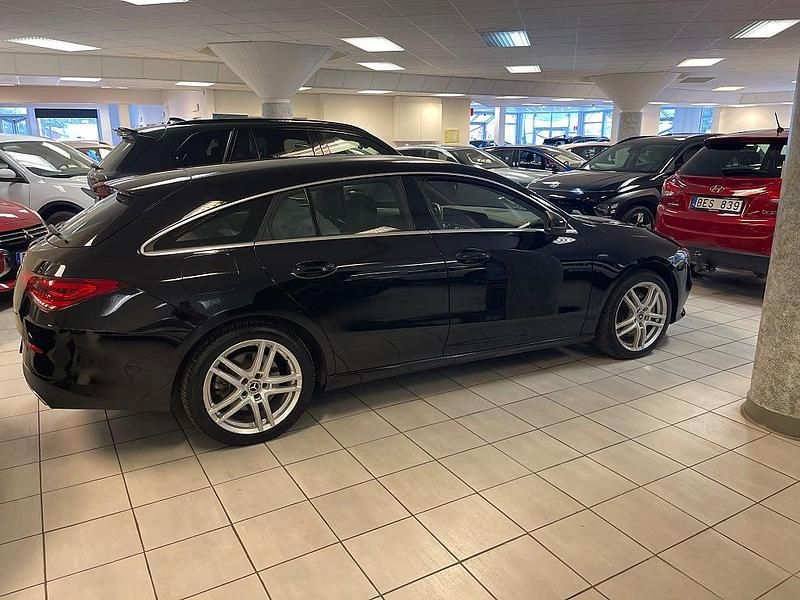 Begagnad Mercedes CLA250e Shooting Brake 160 HK (117 kW) 2021 Svart Kombi